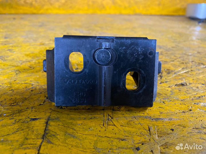 Скоба замка крышки багажника Volvo S80 TS D5244T