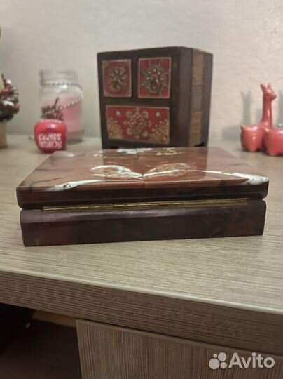 Шкатулка из натурального камня, яшма