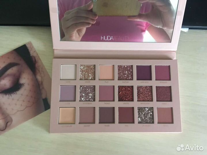 Новая палетка Huda Beauty NEW nude