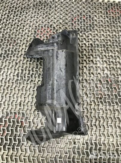 Пластик моторного отсека Honda HR-V