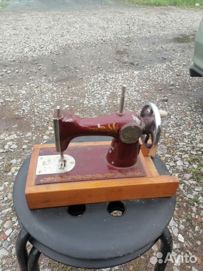 Швейная машина Подольск ручная