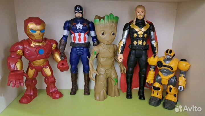 Супергерои и Машинка на радиоуправлении