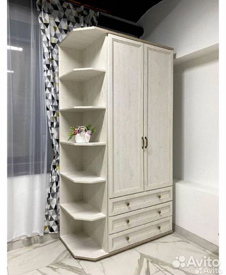 Шкаф с ящиками и полками