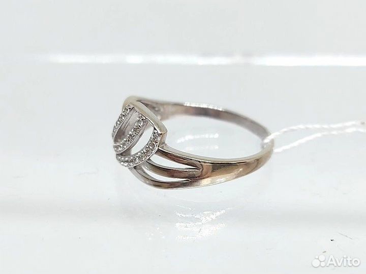 Золотое кольцо с фианитами 17р