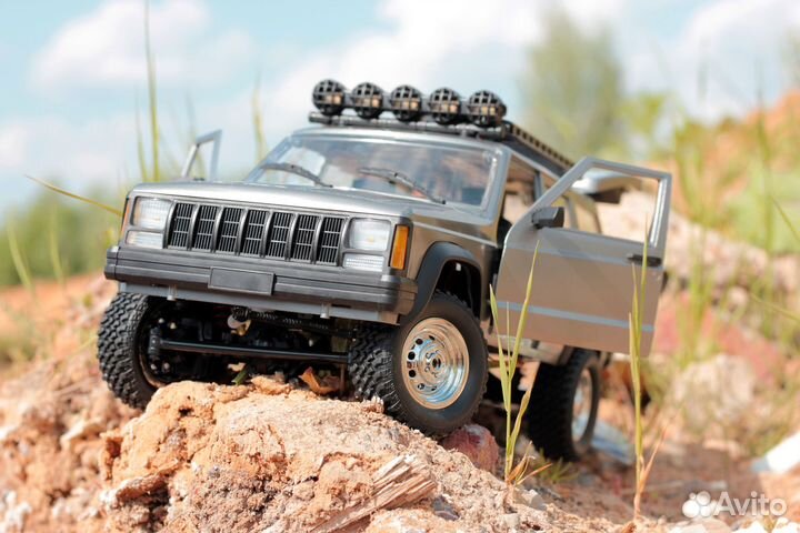 Rc модель Jeep Cherokee XJ 1:12 новый