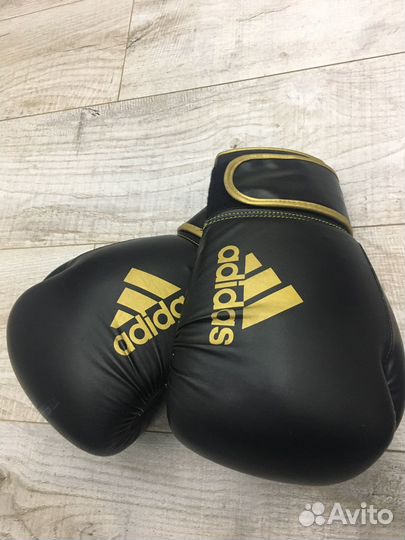 Боксерские перчатки 12 oz adidas