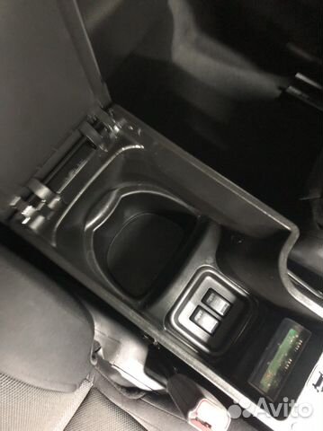 Подлокотник консоль на Nissan juke