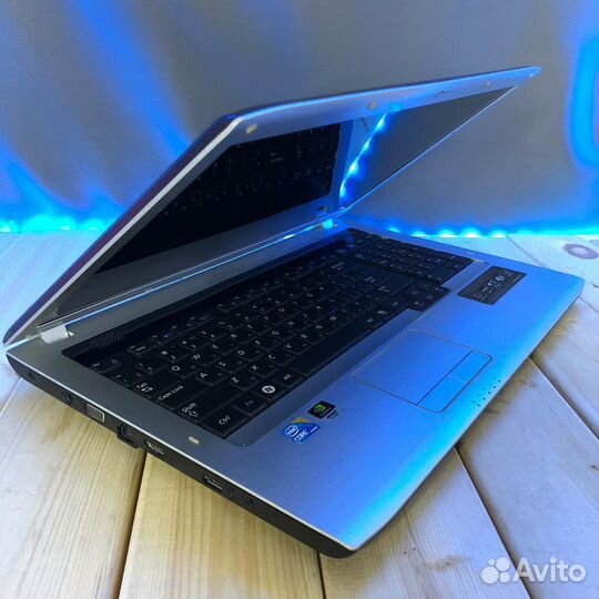 Ноутбук Samsung R730