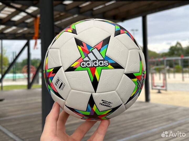 Футбольный мяч adidas 4