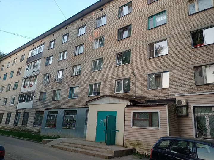 Комната 18 м² в 4-к., 2/5 эт.