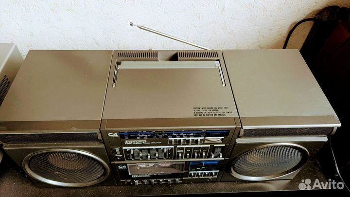 Sanyo C4 двух-блочная магнитола с фонокоректором