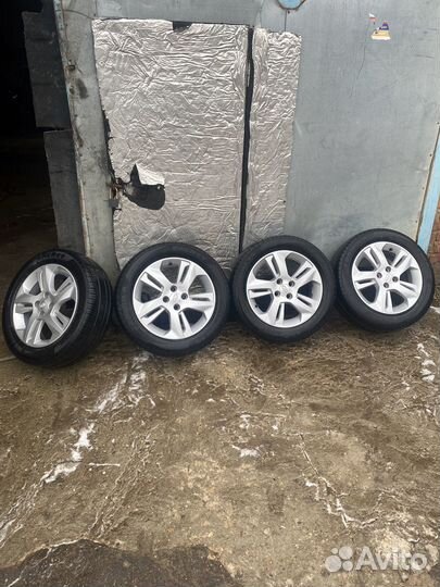 Продам комплект колес r16 Лада largus