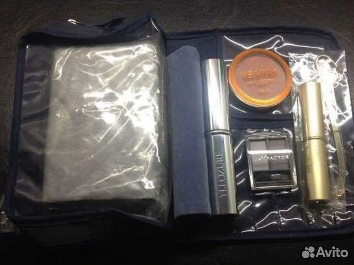 Набор аксессуаров, кисти для макияжа