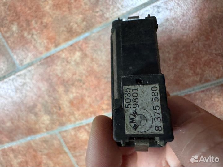 Кнопка закрытия багажника BMW 7 E65/E66 е70