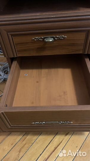 Тумба прикроватная