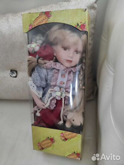 Фарфоровая кукла 40 см