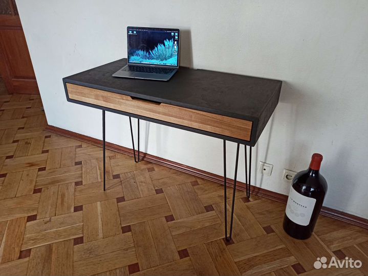 Письменный/компьютерный стол. От производителя