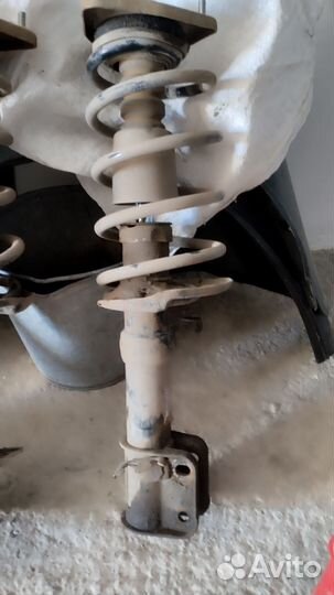 Стойка передняя в комплекте на ладу гранту бу, нов