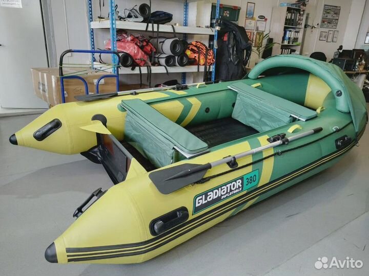 Лодка Gladiator E 380 PRO; зелено-оливковая