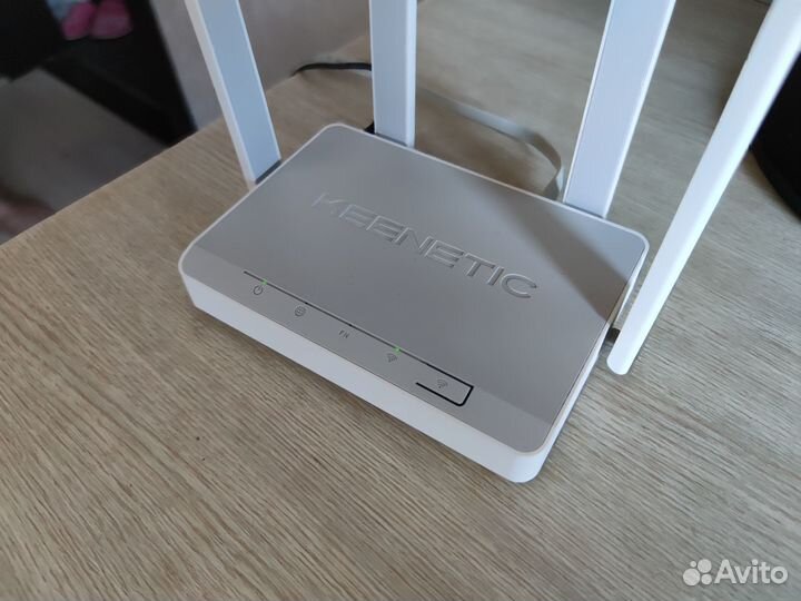 Wi-Fi роутер Keenetic Extra KN-1711