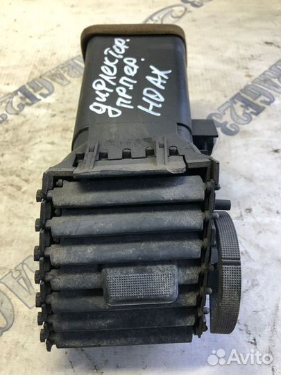 Дефлектор передний Toyota noah