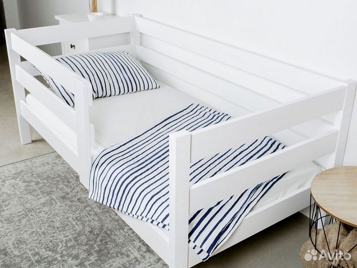 Детская кровать из массива