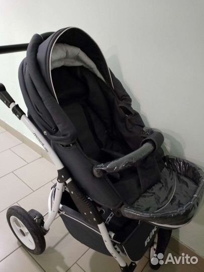 Всесезонная прогулочная коляска