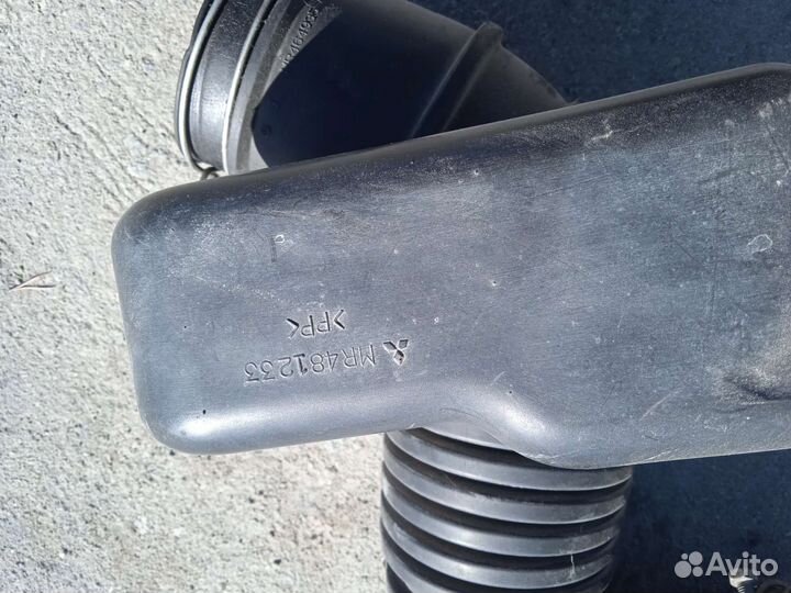 Патрубок фильтра mitsubishi chariot 6G72