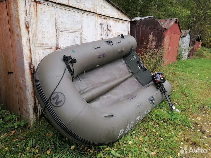 Продам лодку с мотором