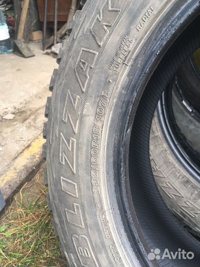 Bridgestone Blizzak DM-V1 235/60 R18