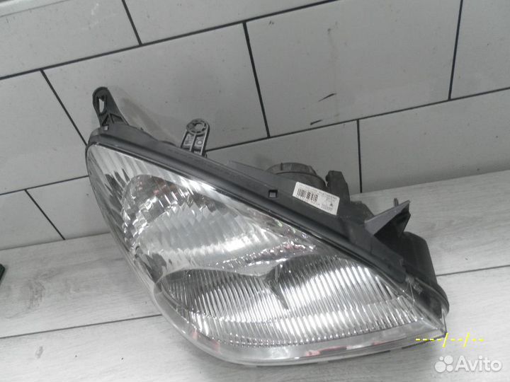 Фара права Citroen C5 Ситроен С5