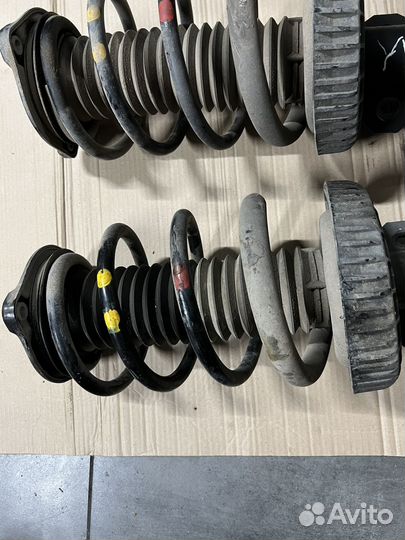 Амортизаторы передние на Мерседес вито 639