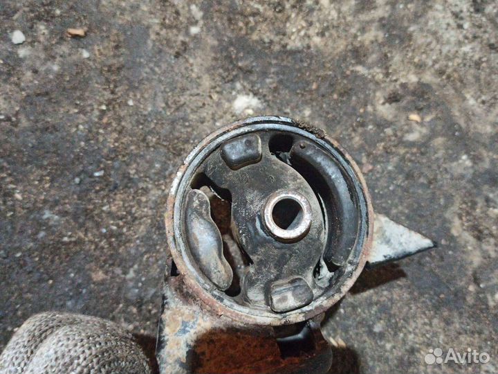 Подушка двигателя hyundai accent