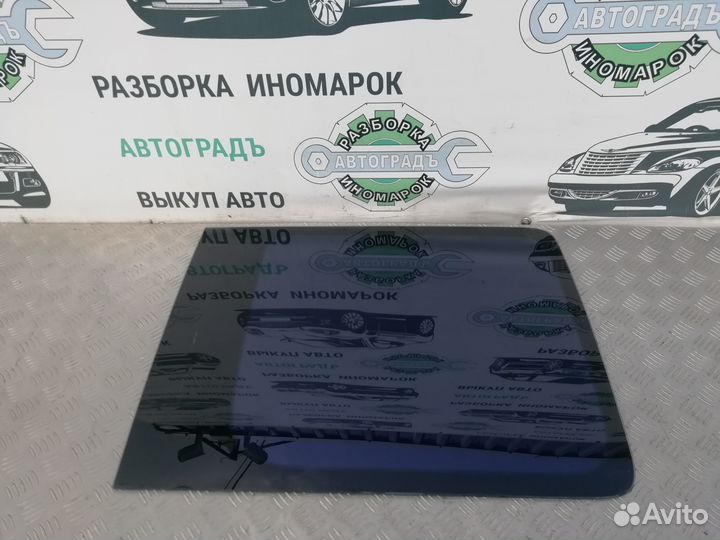 Стекло правой сдвижной двери Vw Caddy 3 2007г