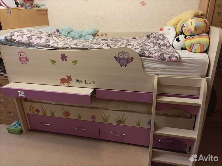 Двухъярусная кровать