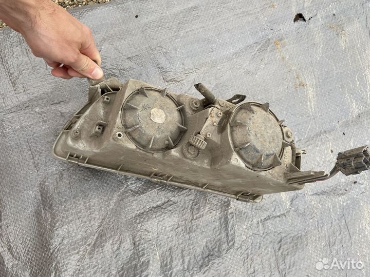 Фара Mazda Millenia