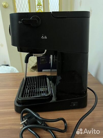 Кофеварка рожкового типа DeLonghi