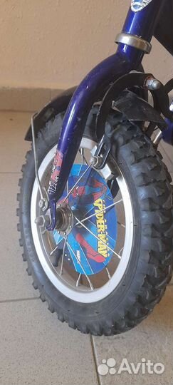 Детский четырехколесный велосипед с ручкой