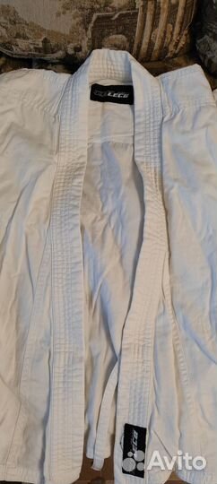 Продам кимоно для занятий каратэ