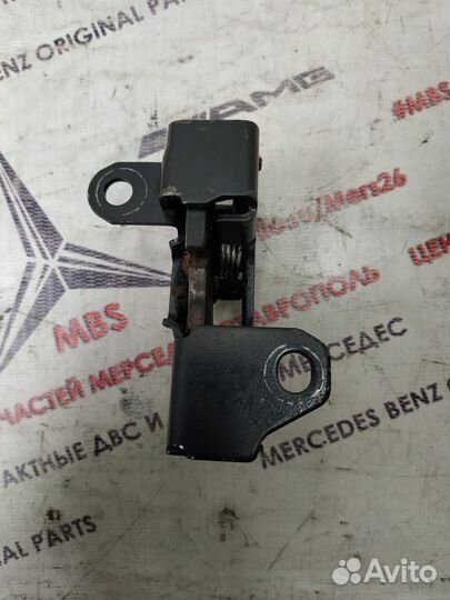 Замок капота w212 Mercedes