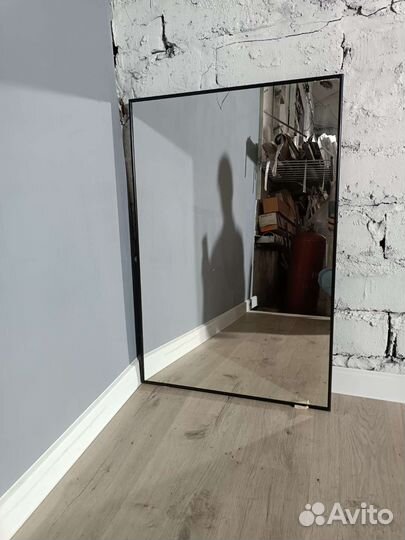 Зеркало в алюминиевой раме