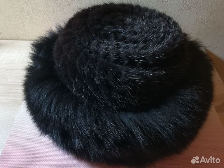 Шапка-таблетка из натурального меха женская