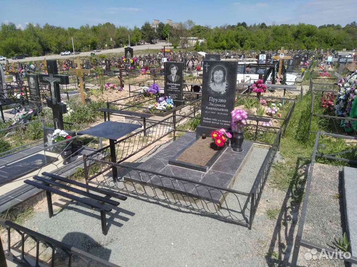 Памятники и оградки