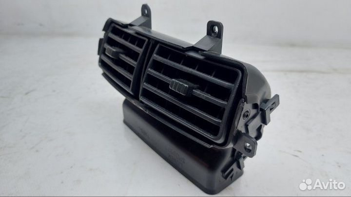 Дефлектор задний Nissan Armada 5.6 2010