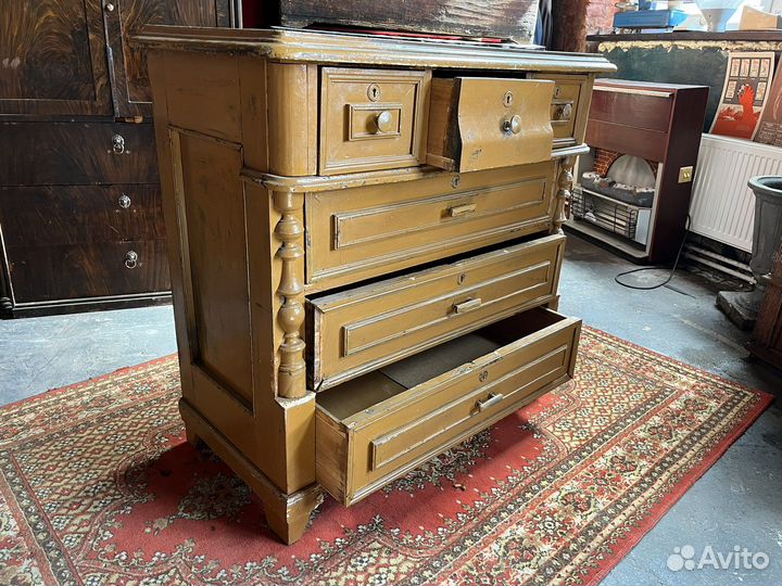 Комод старинный