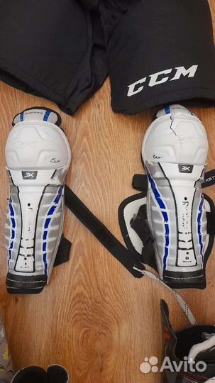 Детская хоккейная форма 7-8 лет и лыжные ботинки
