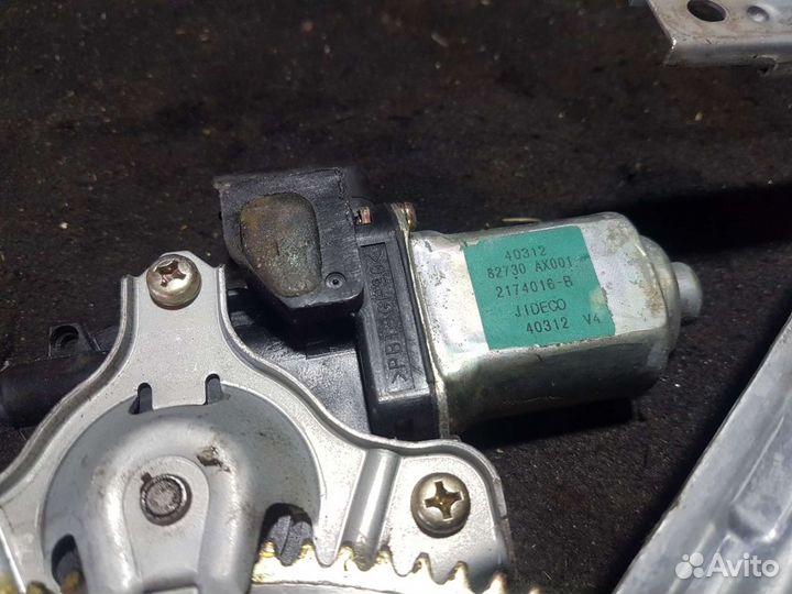 Стеклоподъемник Nissan Tiida 2008