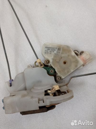 Замок передней правой двери Nissan Sunny B15