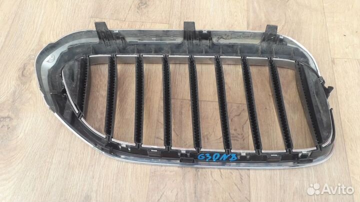 Решетка радиатора левая №8 BMW 5 series (G30/G31)
