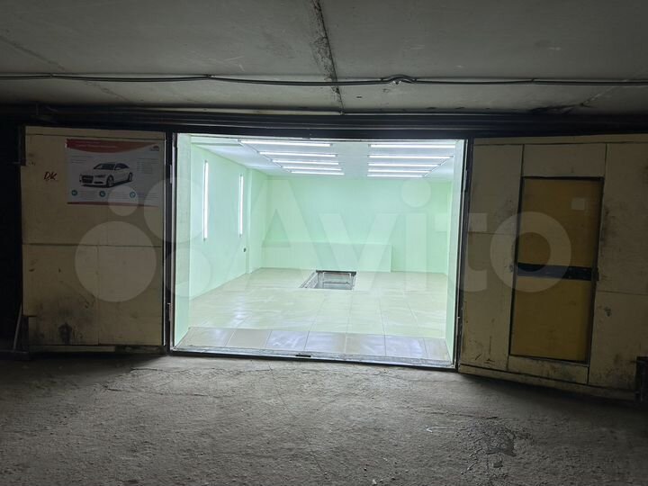 Гараж, > 30 м²